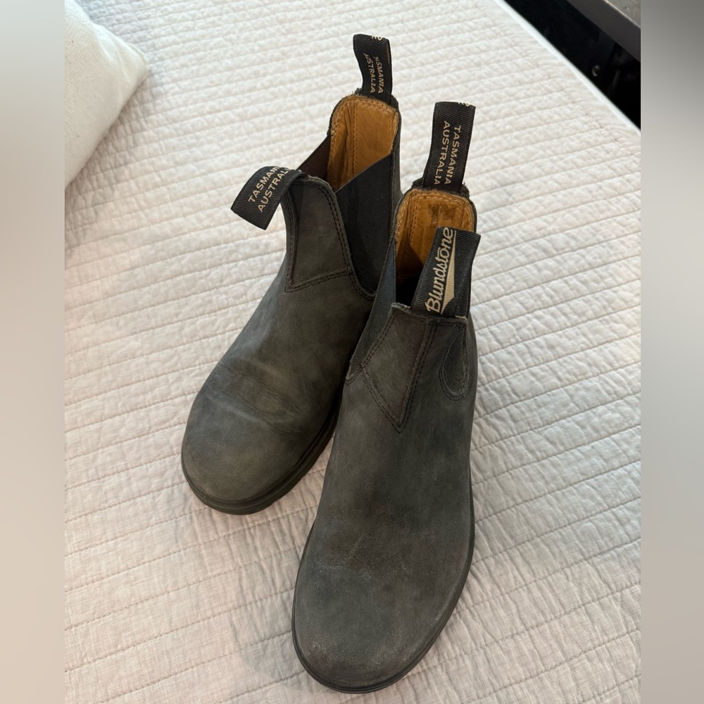 BLUNDSTONE!